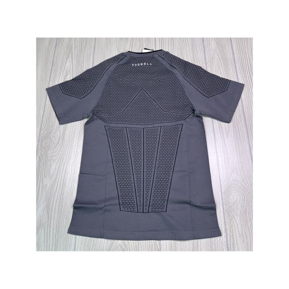 YoungLA The Dark Knight Batman Compression Shirt Dark Grey Mens Medium NWT - Picture 3 of 9